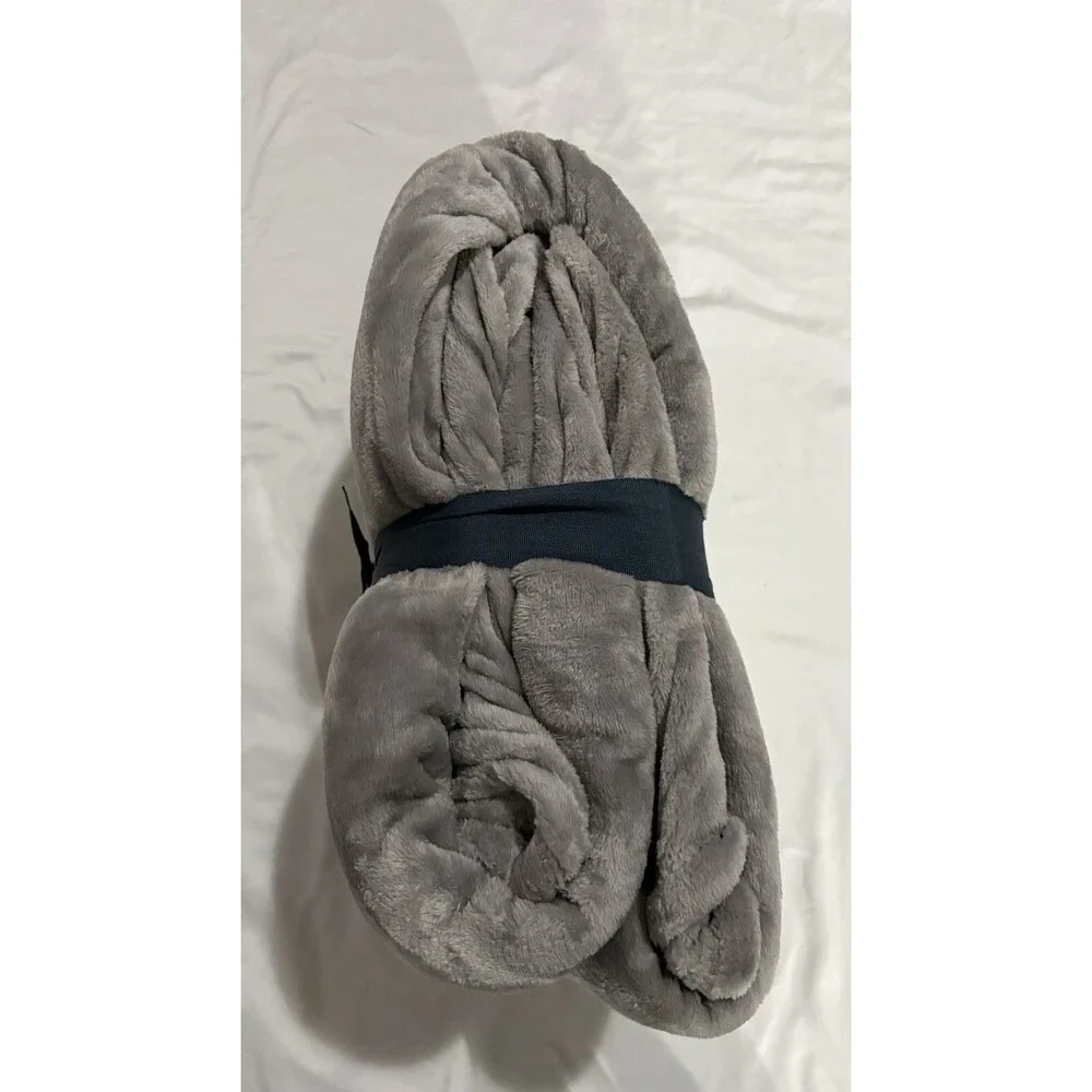 Broyhill grey blanket